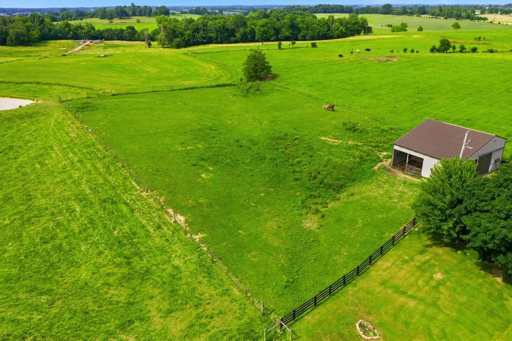 325 Goodlett Road Salvisa KY 40372