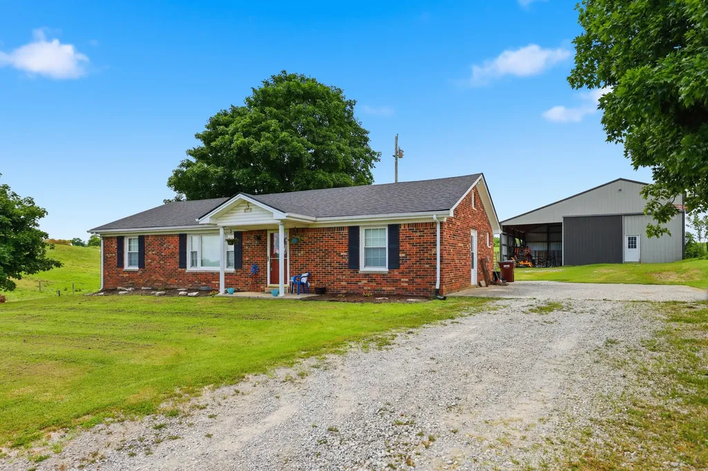 325 Goodlett Road Salvisa KY 40372