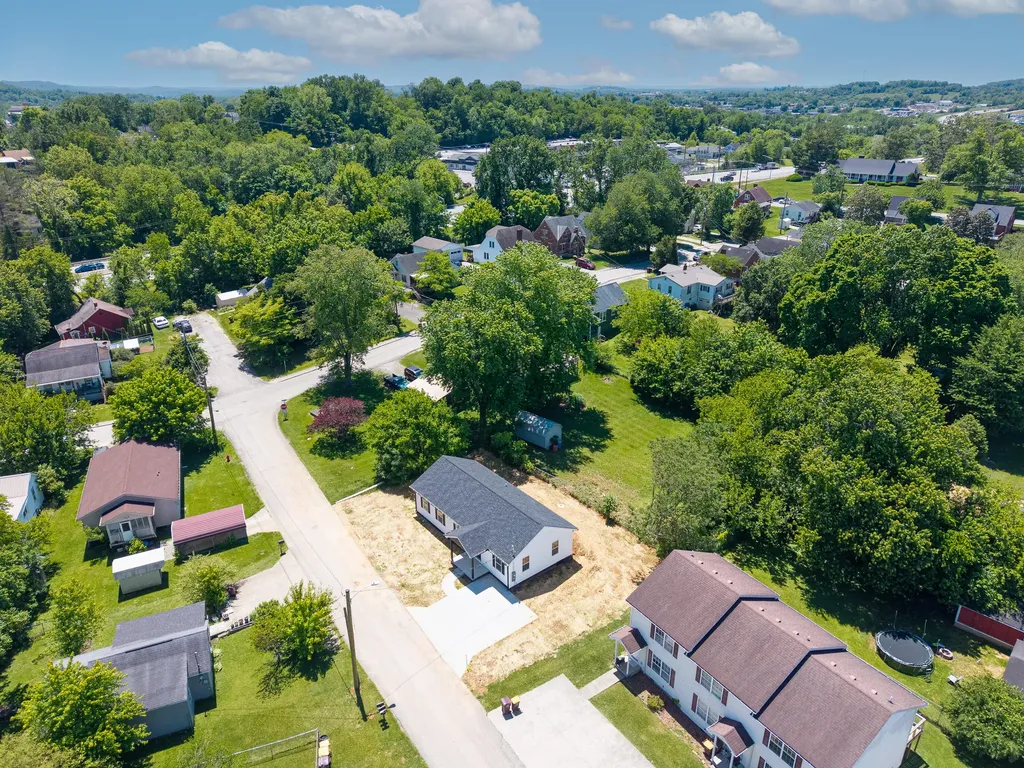 301 Noble Street Somerset KY 42503