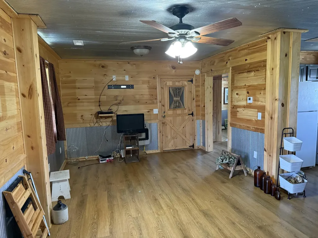 223 Demsey Lane Columbia KY 42728