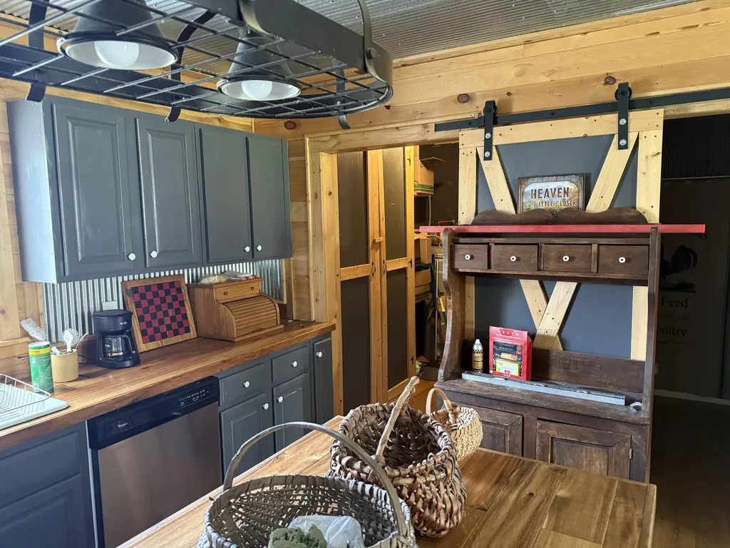 223 Demsey Lane Columbia KY 42728