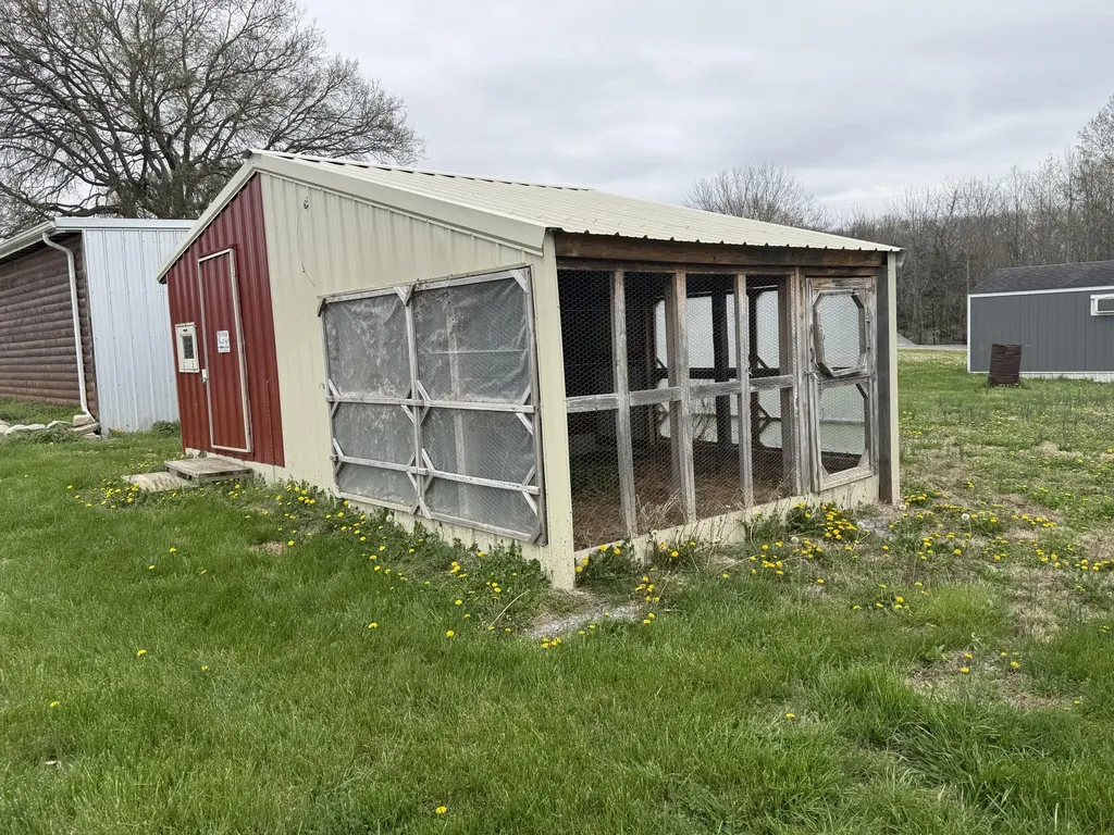223 Demsey Lane Columbia KY 42728
