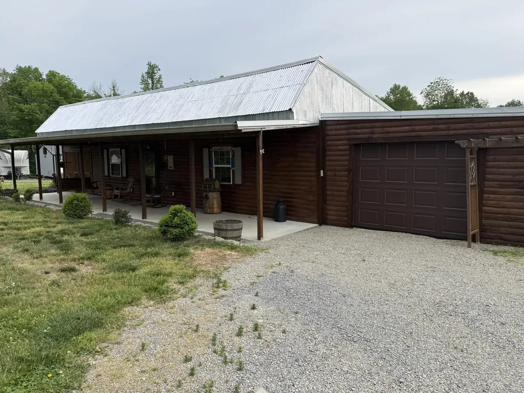 223 Demsey Lane Columbia KY 42728