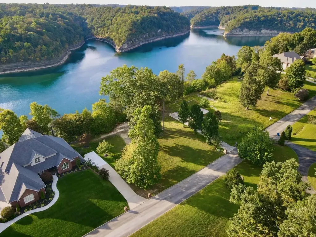 670 Water Cliff Drive Somerset KY 42501