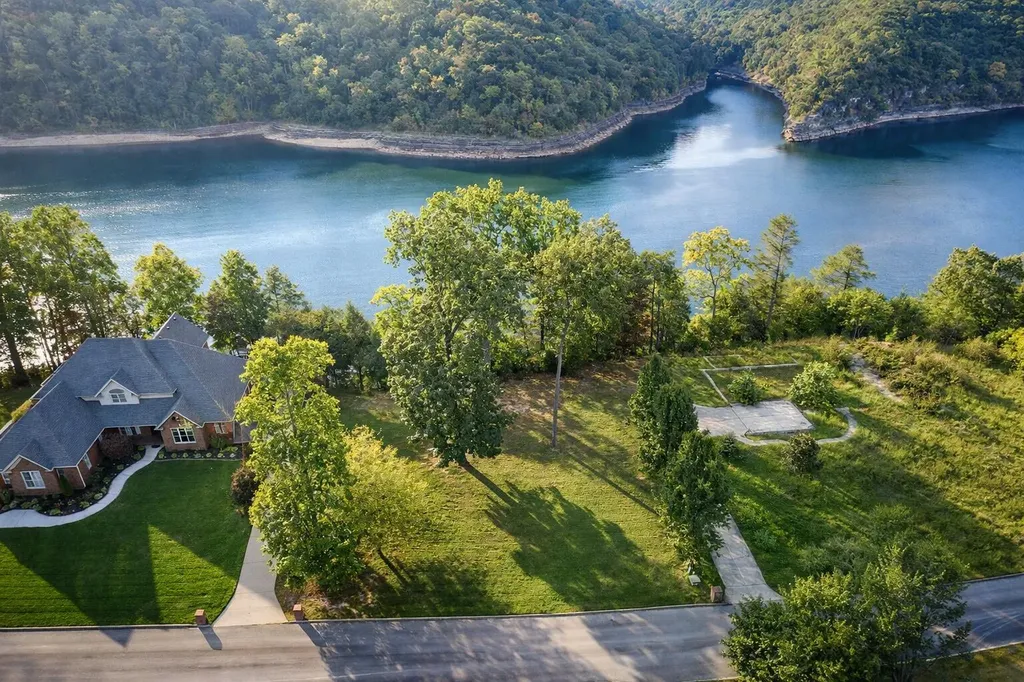 670 Water Cliff Drive Somerset KY 42501