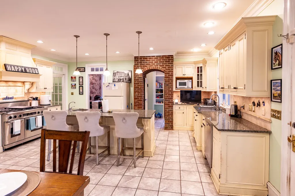 710 Jackstown Road Paris KY 40361