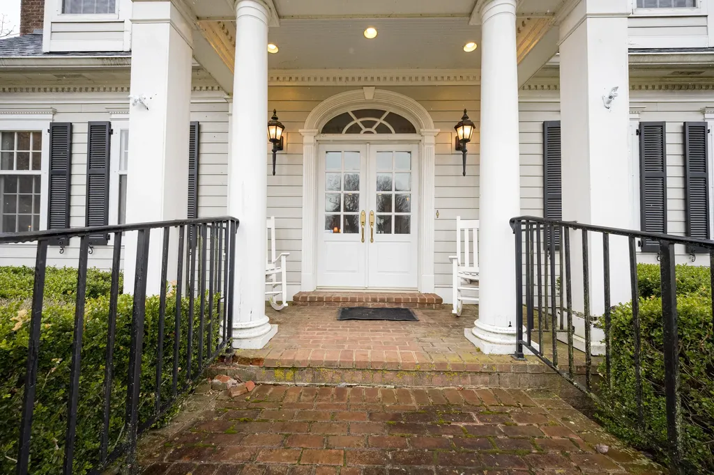 710 Jackstown Road Paris KY 40361