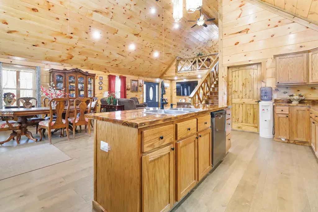945 3447 Highway Mckee KY 40447