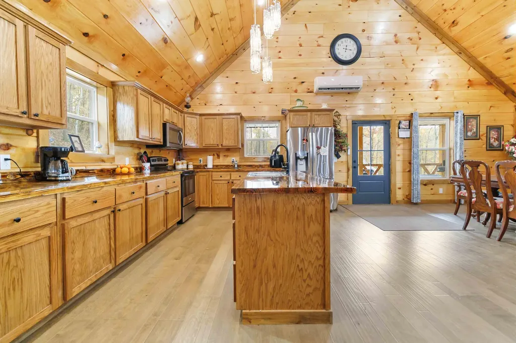 945 3447 Highway Mckee KY 40447