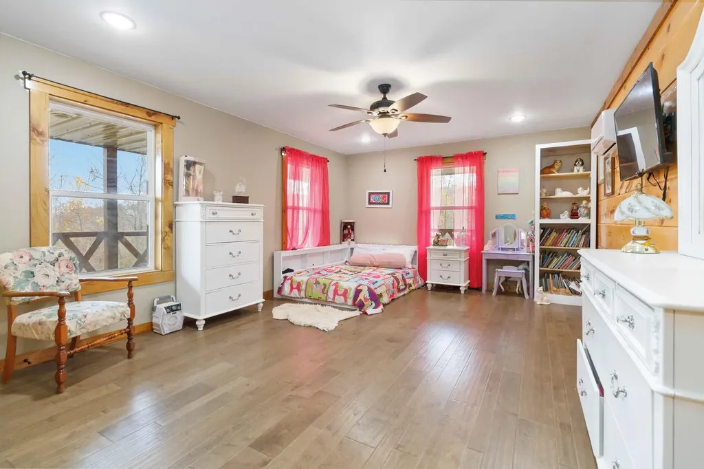 945 3447 Highway Mckee KY 40447