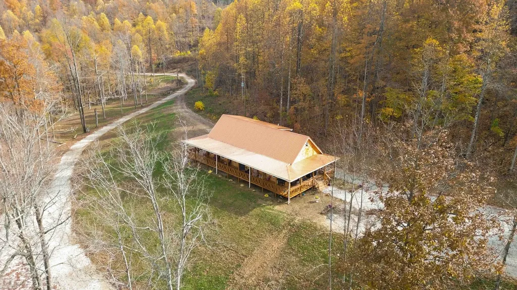945 3447 Highway Mckee KY 40447