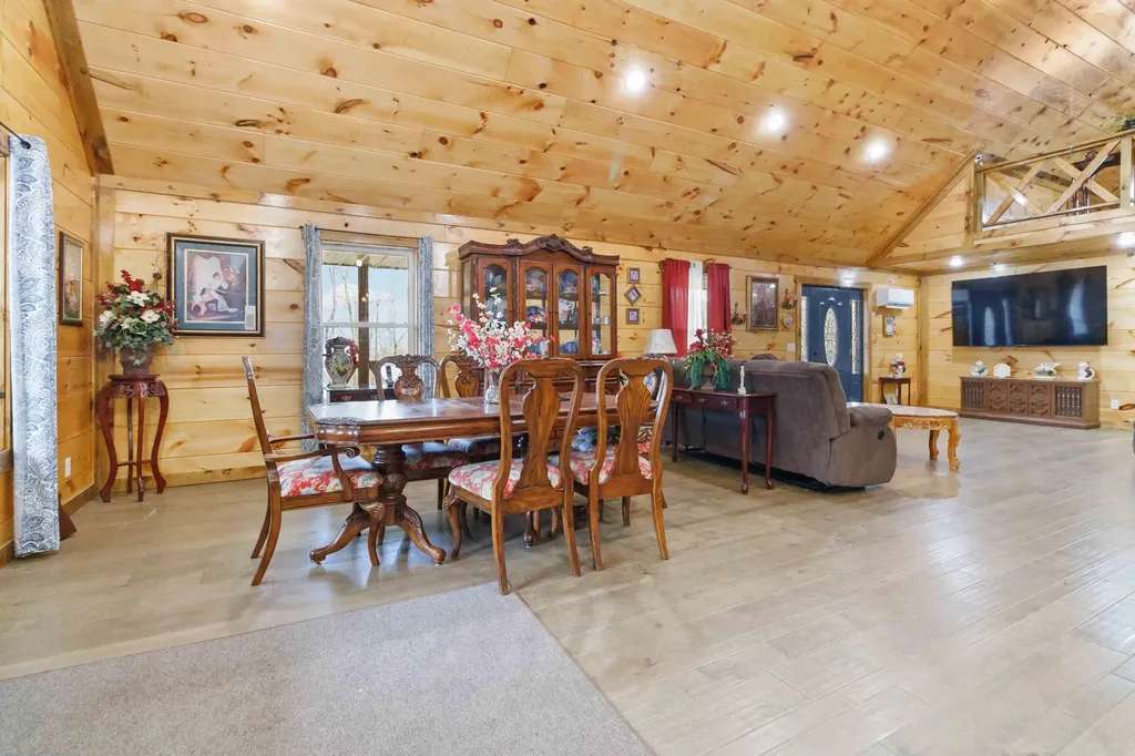 945 3447 Highway Mckee KY 40447
