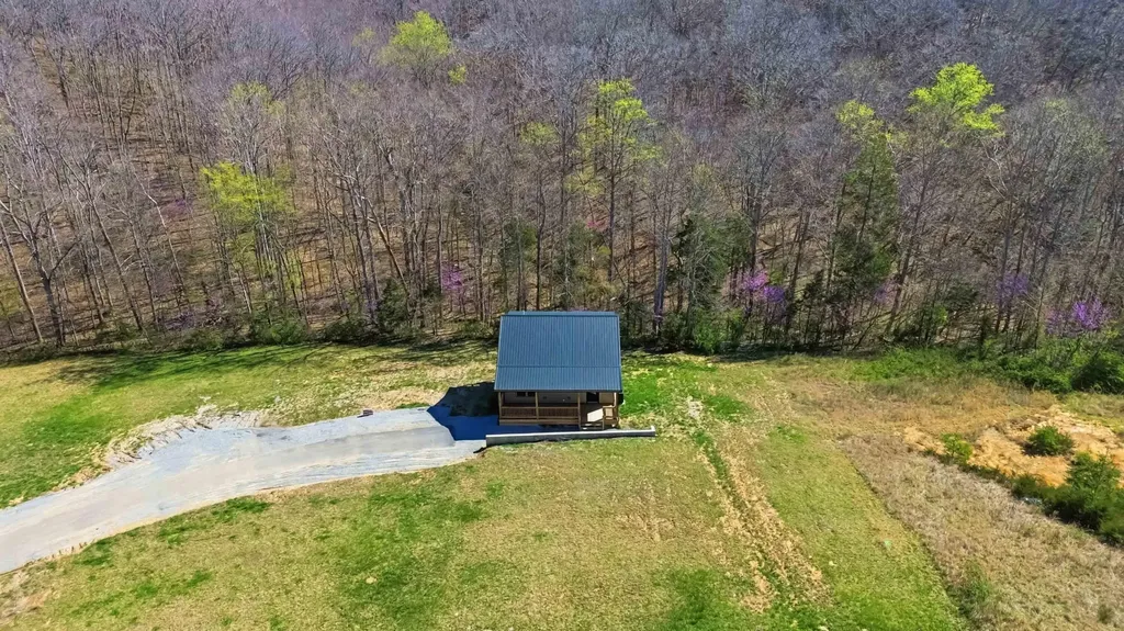 195 Hobart Lane Nancy KY 42544