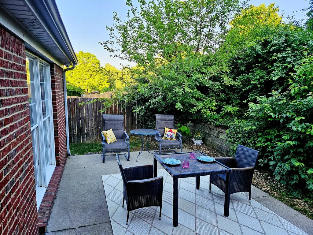 2216 Burns Court Lexington KY 40513