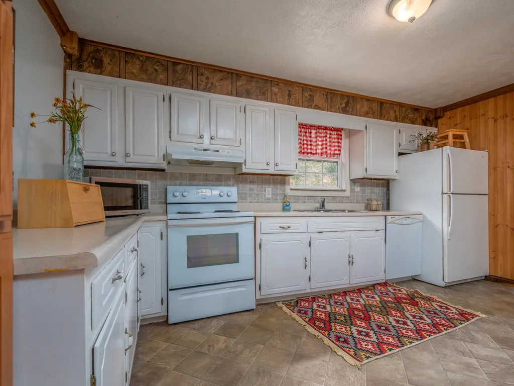 4934 State Highway 589 West Liberty KY 41472
