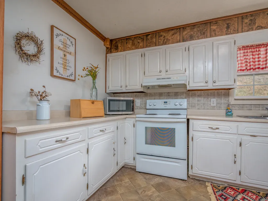 4934 State Highway 589 West Liberty KY 41472