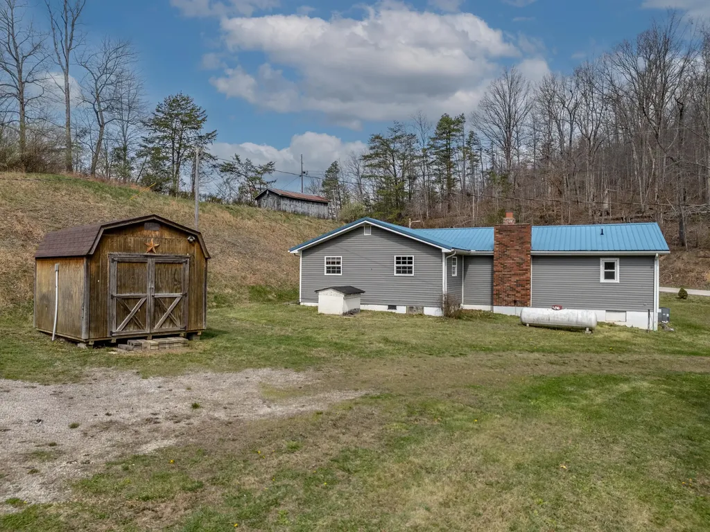 4934 State Highway 589 West Liberty KY 41472
