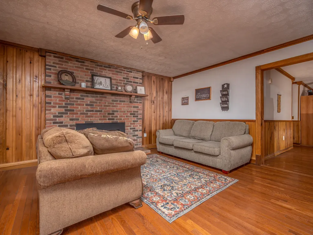 4934 State Highway 589 West Liberty KY 41472