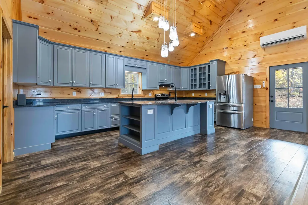 949 3447 Highway Mckee KY 40447
