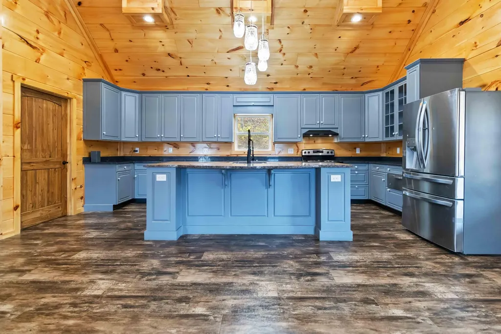 949 3447 Highway Mckee KY 40447