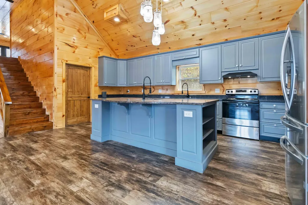 949 3447 Highway Mckee KY 40447
