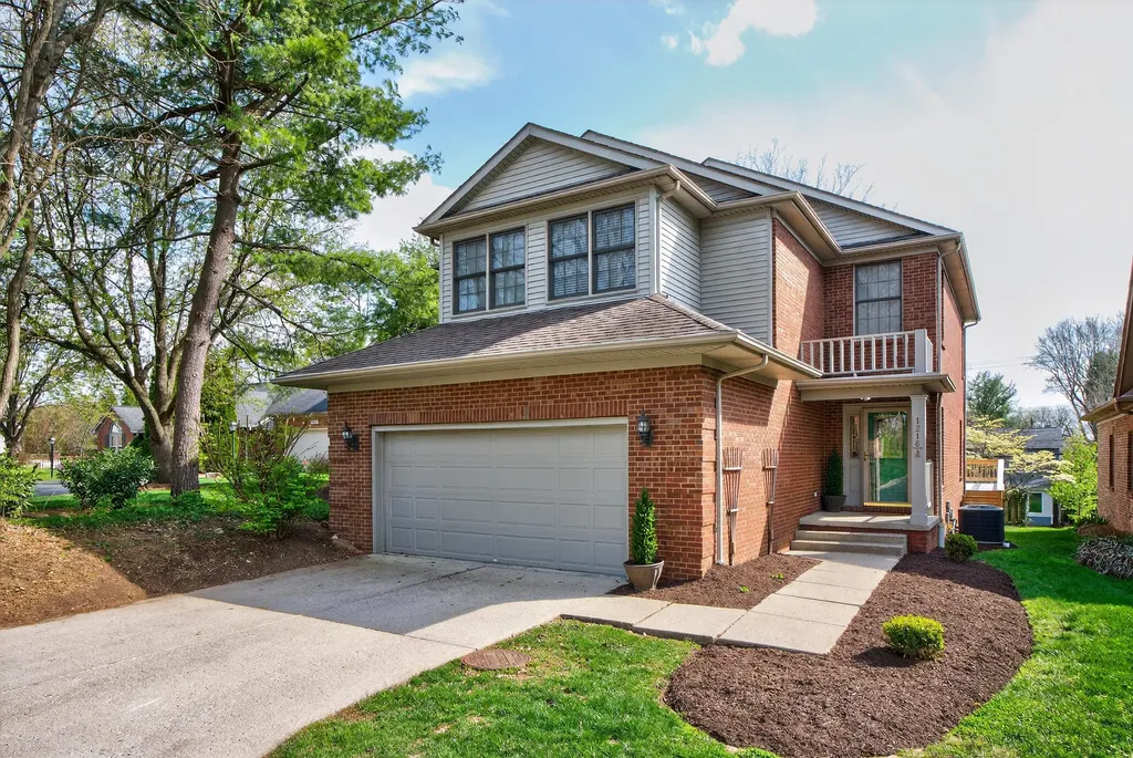 1216 Oak Knoll Lexington KY 40502