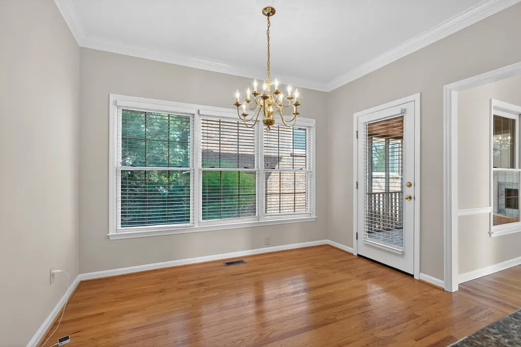 1216 Oak Knoll Lexington KY 40502