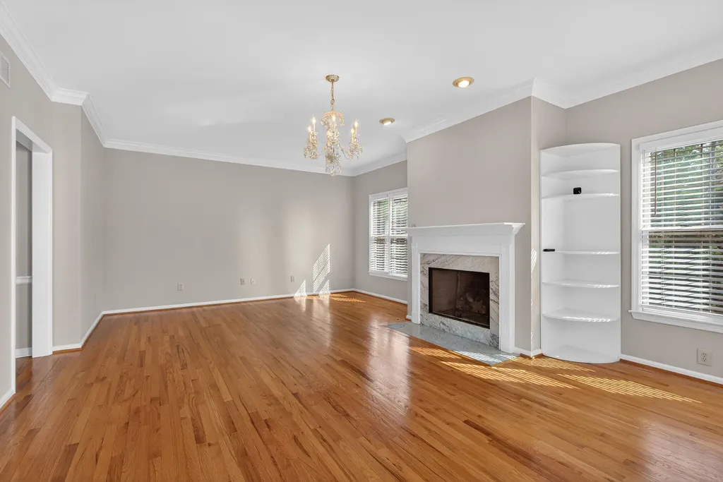 1216 Oak Knoll Lexington KY 40502