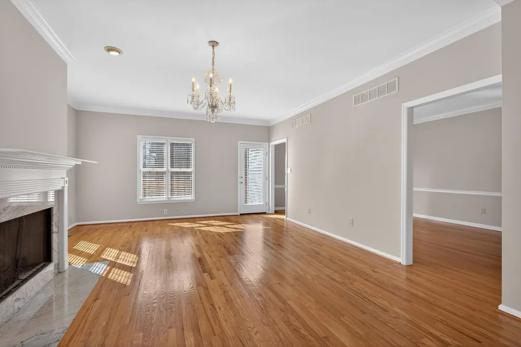 1216 Oak Knoll Lexington KY 40502