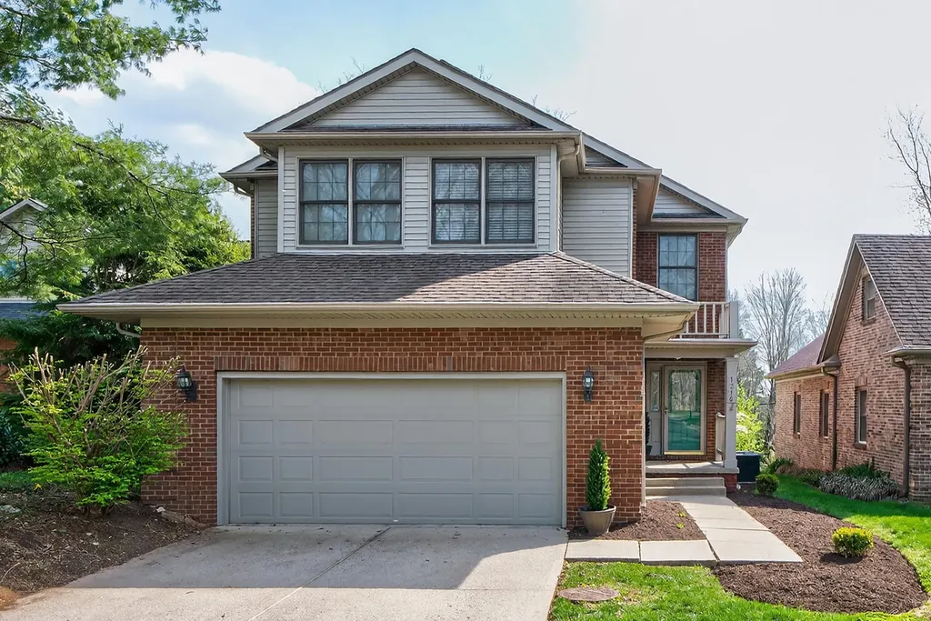 1216 Oak Knoll Lexington KY 40502