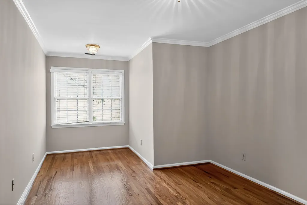 1216 Oak Knoll Lexington KY 40502