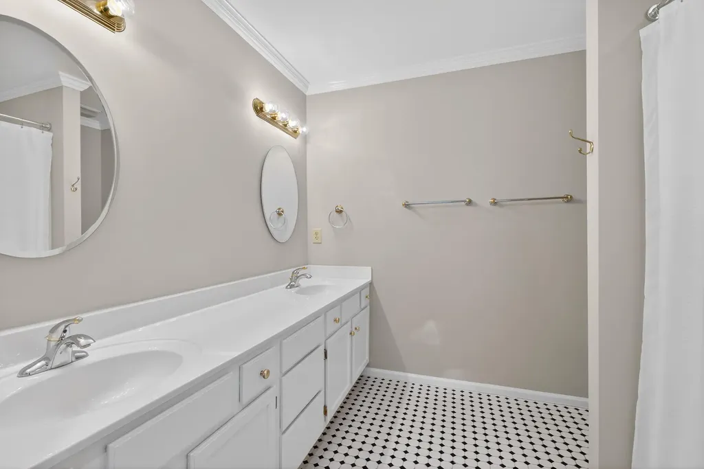 1216 Oak Knoll Lexington KY 40502