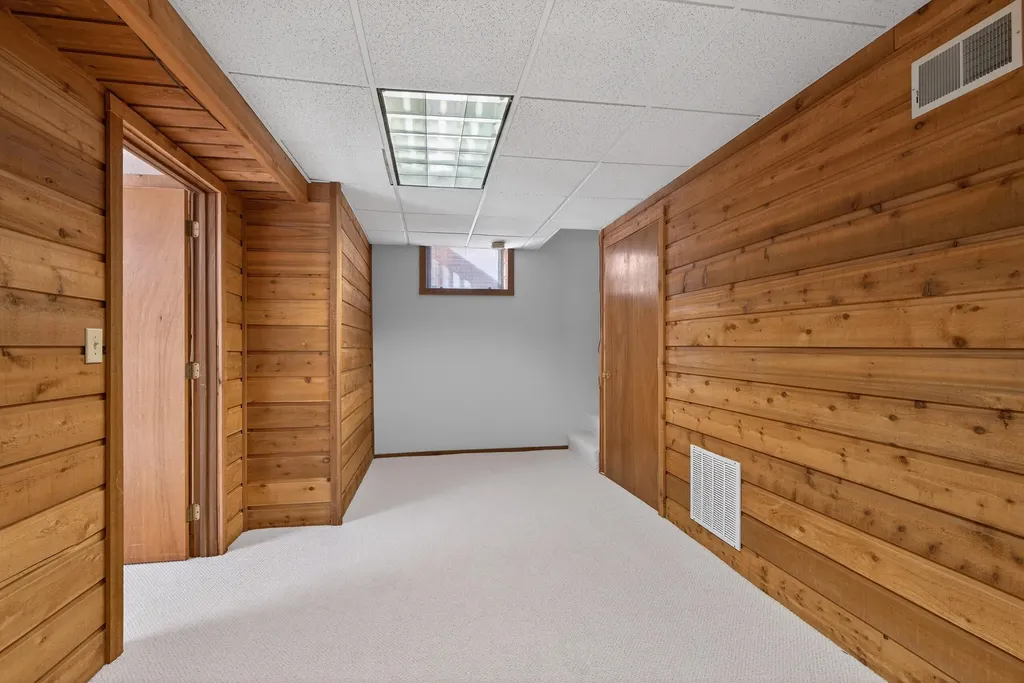 1216 Oak Knoll Lexington KY 40502