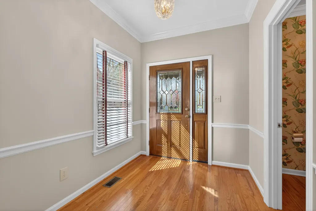 1216 Oak Knoll Lexington KY 40502