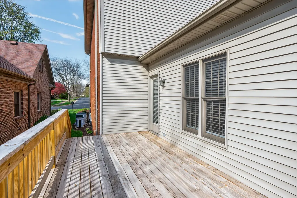 1216 Oak Knoll Lexington KY 40502