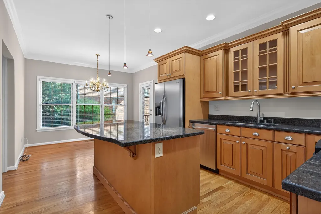 1216 Oak Knoll Lexington KY 40502