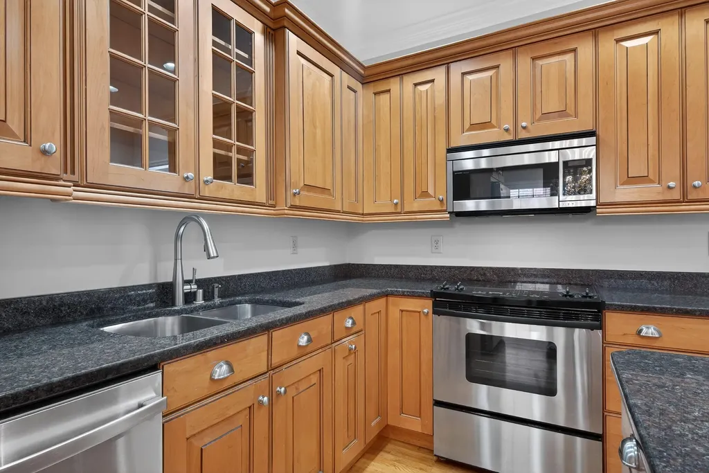 1216 Oak Knoll Lexington KY 40502