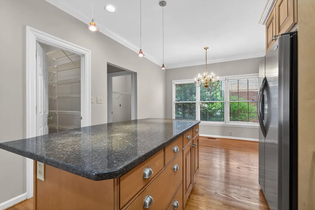 1216 Oak Knoll Lexington KY 40502