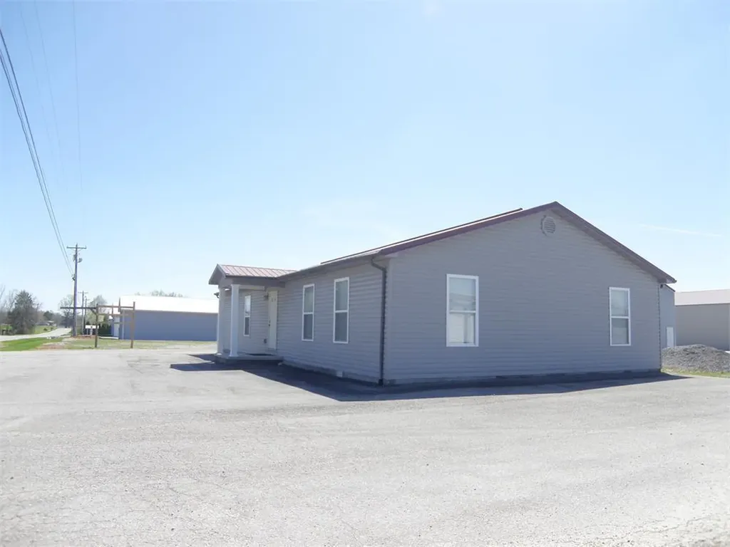 698 State Highway 1383 Russell Springs KY 42642