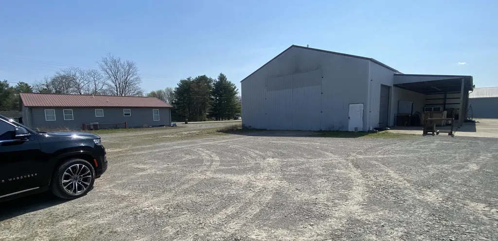 698 State Highway 1383 Russell Springs KY 42642