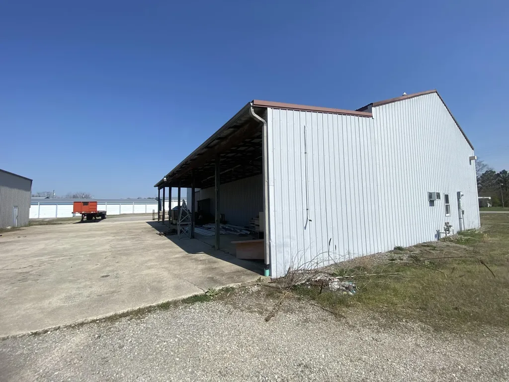 698 State Highway 1383 Russell Springs KY 42642