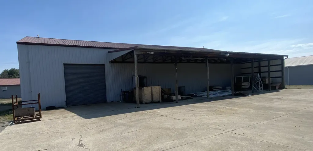 698 State Highway 1383 Russell Springs KY 42642