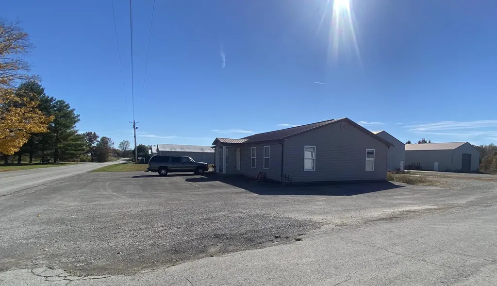 698 State Highway 1383 Russell Springs KY 42642