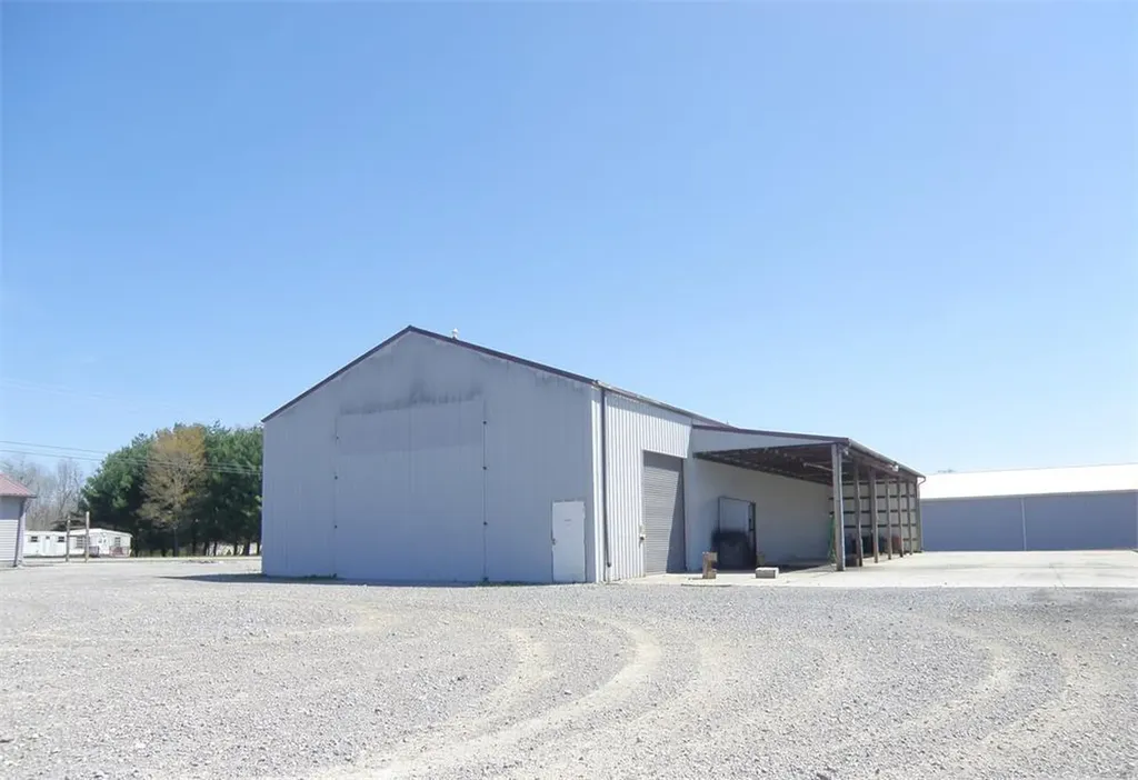698 State Highway 1383 Russell Springs KY 42642