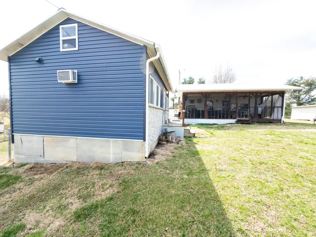 110 Old Bronston School Road Bronston KY 42518