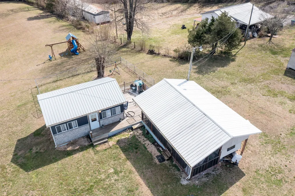 110 Old Bronston School Road Bronston KY 42518