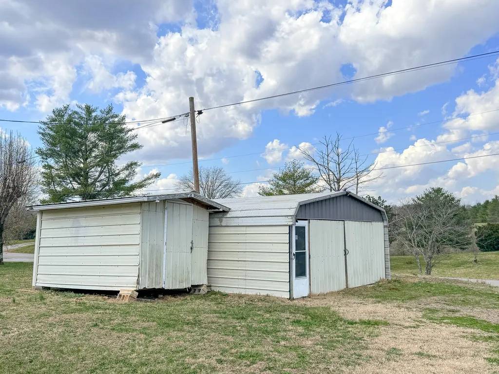 110 Old Bronston School Road Bronston KY 42518