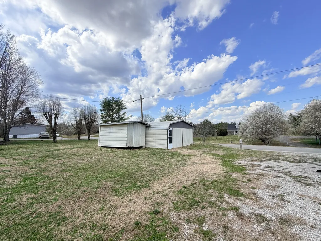 110 Old Bronston School Road Bronston KY 42518