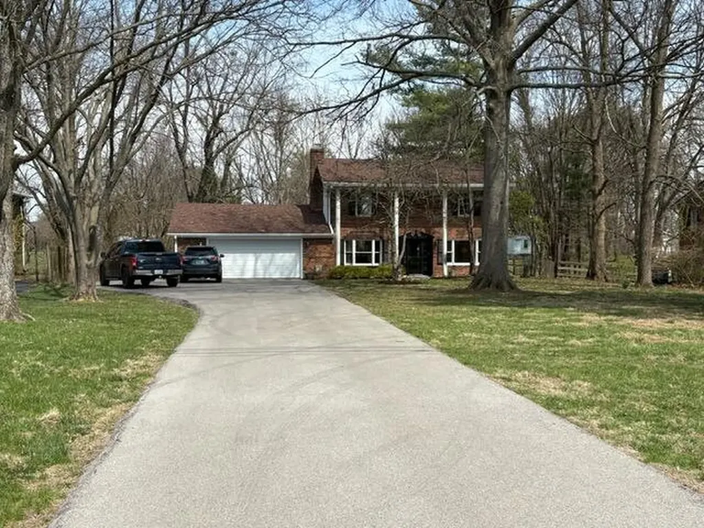 2722 Leestown Road Midway KY 40347
