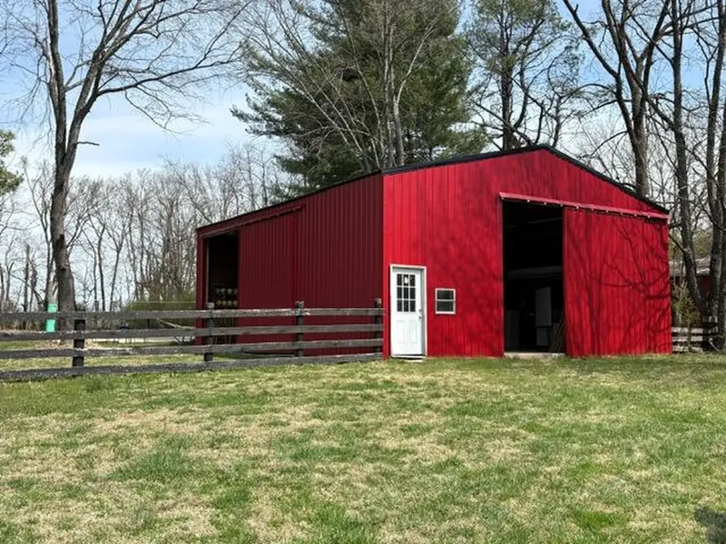 2722 Leestown Road Midway KY 40347